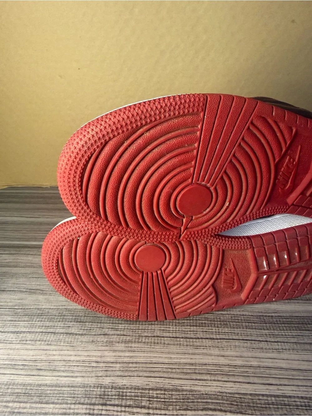 Nike Kids come fly with me retro 1 mid jordans.